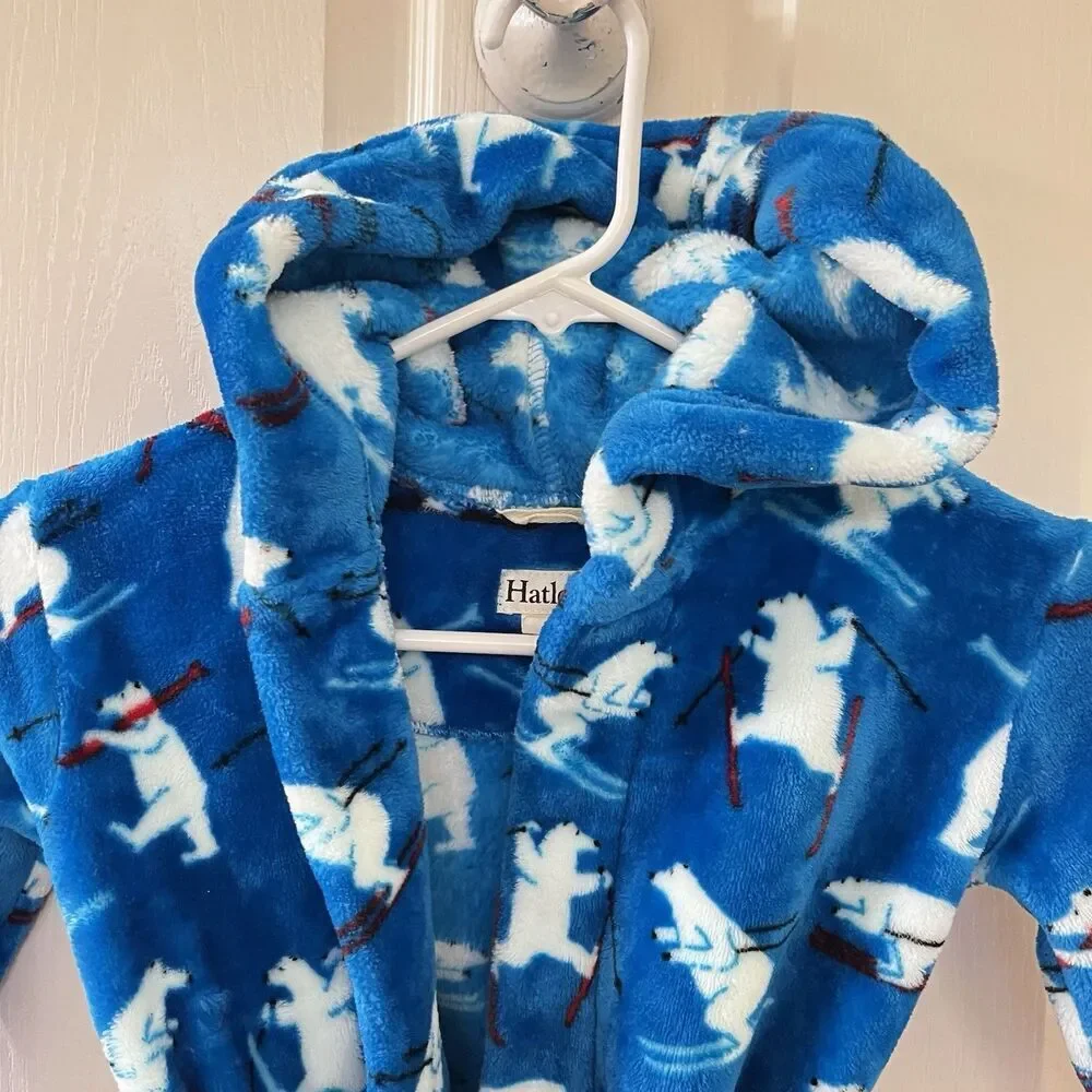 Hatley blue skiing